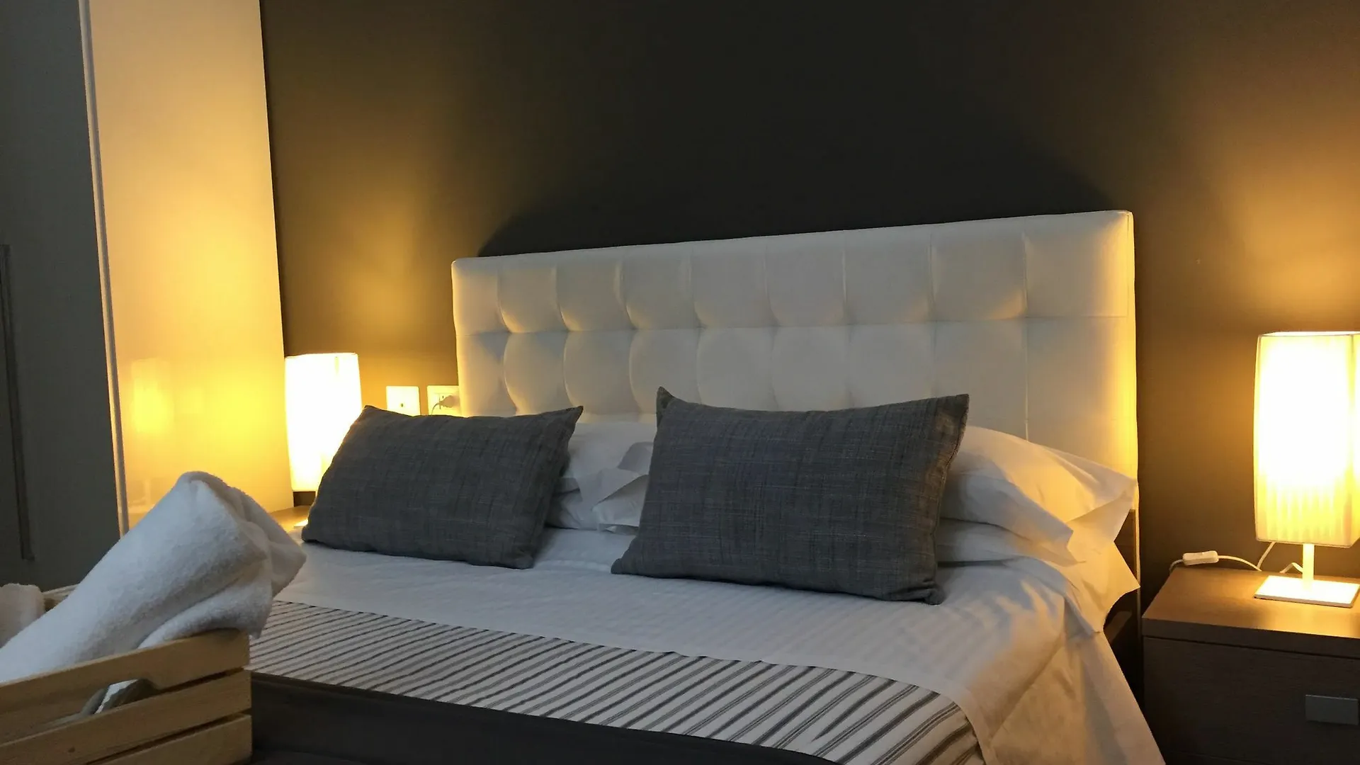 Ottomood Ala Ovest Catania Centro Bed & Breakfast